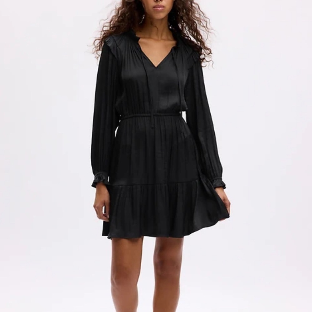NWT GAP Split-Neck Tiered Mini Dress